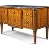 A LOUIS XVI ORMOLU-MOUNTED TULIPWOOD, BOIS SATINE, AMARANTH, FRUITWOOD AND PARQUETRY COMMODE - photo 2