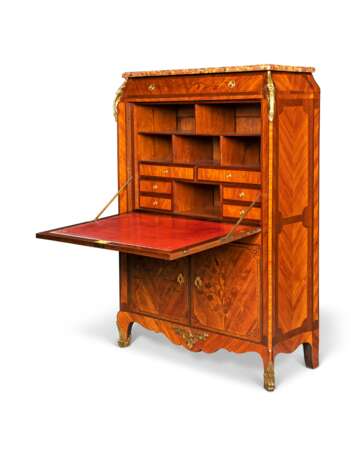 A LATE LOUIS XV ORMOLU-MOUNTED AMARANTH, TULIPWOOD, FRUITWOOD AND MARQUETRY SECRETAIRE A ABATTANT - Foto 3