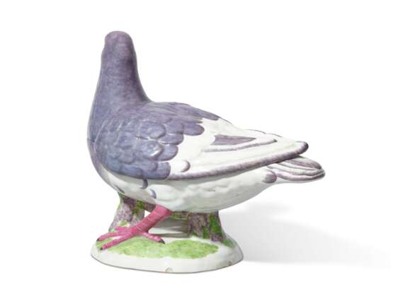 A STRASBOURG FAIENCE PIGEON TUREEN AND COVER - фото 3