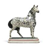 A LEEDS PEARLWARE MODEL OF A HORSE - Foto 1