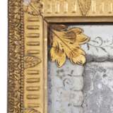 A QUEEN ANNE ENGRAVED GLASS OVERMANTEL MIRROR - фото 2