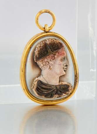 LATE 16TH CENTURY SARDONYX CAMEO OF A MAN WEARING A CROWN - Foto 2