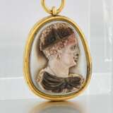 LATE 16TH CENTURY SARDONYX CAMEO OF A MAN WEARING A CROWN - photo 2