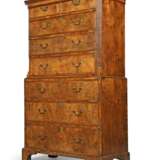 A GEORGE II WALNUT CHEST-ON-CHEST - photo 1