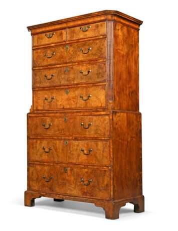 A GEORGE II WALNUT CHEST-ON-CHEST - photo 1