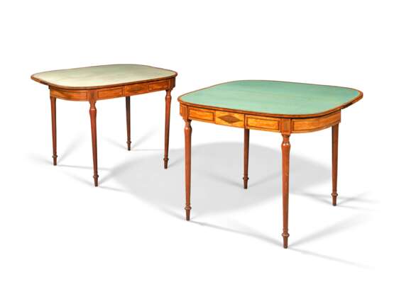 A PAIR OF GEORGE III INDIAN ROSEWOOD-CROSSBANDED SATINWOOD CARD TABLES - фото 3