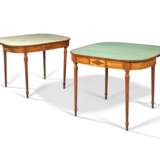 A PAIR OF GEORGE III INDIAN ROSEWOOD-CROSSBANDED SATINWOOD CARD TABLES - Foto 3