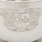 A JAMES II SILVER PORRINGER AND COVER - photo 2