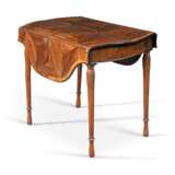 A GEORGE III ZEBRAWOOD, TULIPWOOD, FRUITWOOD, EBONISED AND PARQUETRY PEMBROKE TABLE - Foto 3