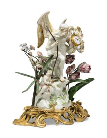 AN ORMOLU-MOUNTED MEISSEN PORCELAIN AND TOLE-PEINTE WATCH-STAND - photo 3