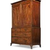 A GEORGE III MAHOGANY LINEN PRESS - Foto 2