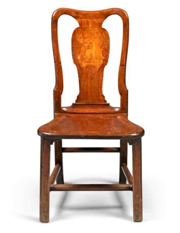 A GEORGE II MAHOGANY AND MARQUETRY HALL CHAIR - Foto 1