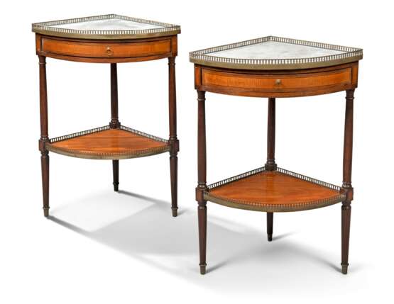 A PAIR OF LOUIS XVI ORMOLU-MOUNTED MAHOGANY AND WALNUT TOW-TIER ETAGERES - фото 1