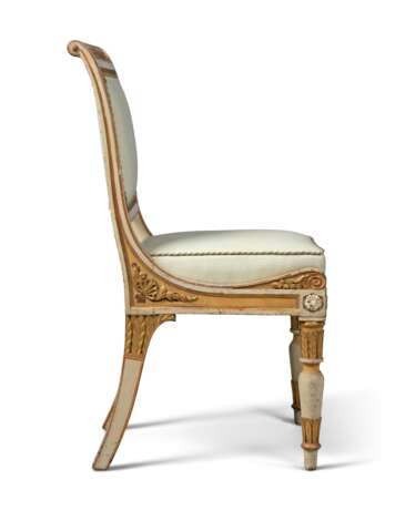 A SET OF FOUR NORTH ITALIAN GREY AND CREAM-PAINTED AND PARCEL-GILT SIDE CHAIRS - photo 2