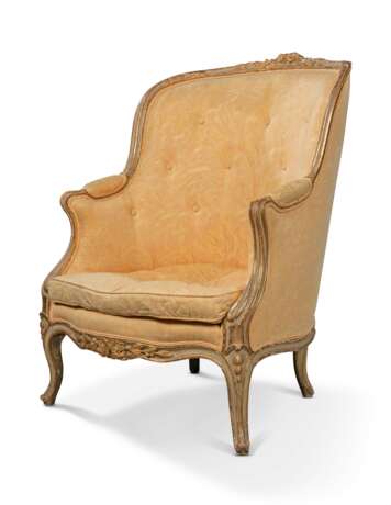A LOUIS XV-STYLE GREY-PAINTED AND PARCEL-GILT BERGERE - photo 1