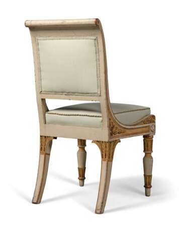 A SET OF FOUR NORTH ITALIAN GREY AND CREAM-PAINTED AND PARCEL-GILT SIDE CHAIRS - фото 4