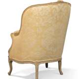 A LOUIS XV-STYLE GREY-PAINTED AND PARCEL-GILT BERGERE - photo 4