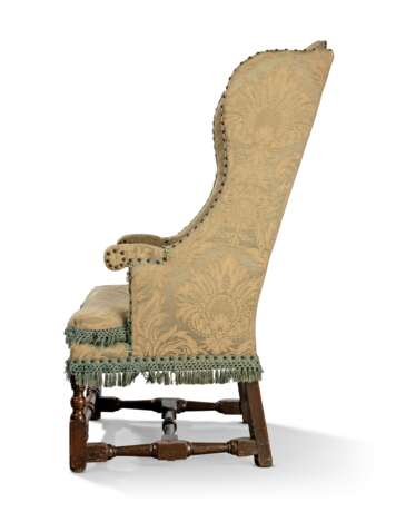 A WILLIAM & MARY ASH ARMCHAIR - Foto 2