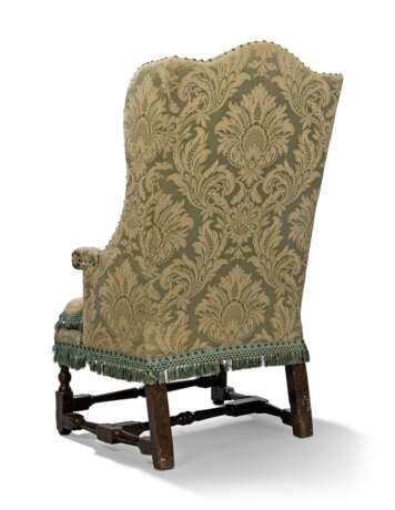 A WILLIAM & MARY ASH ARMCHAIR - Foto 4