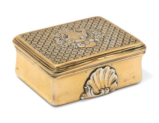 A SWEDISH SILVER-GILT SNUFF-BOX - фото 1