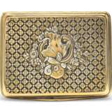 A SWEDISH SILVER-GILT SNUFF-BOX - фото 2