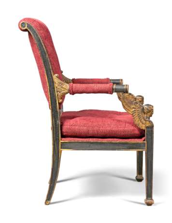 A REGENCY REVIVAL PARCEL-GILT AND SIMULATED CALAMANDER ARMCHAIR - photo 3
