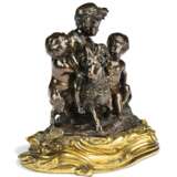 A PATINATED-BRONZE GROUP OF THE INFANT BACCHUS - Foto 2