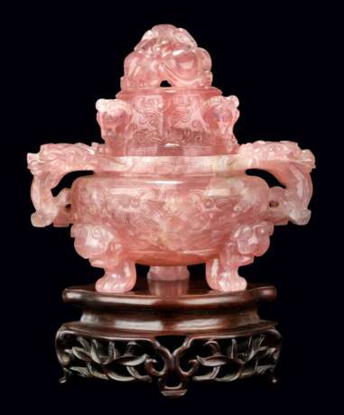 A GROUP OF TEN CHINESE ROSE QUARTZ CARVINGS - photo 3