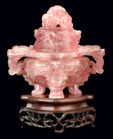 A GROUP OF TEN CHINESE ROSE QUARTZ CARVINGS - photo 4
