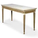 A GREY-PAINTED AND PARCEL-GILT CENTRE TABLE - photo 2