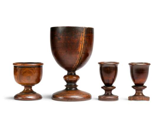 A GROUP OF FOUR FRUITWOOD TREEN CUPS - photo 3