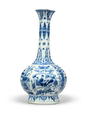 A PAIR OF CHINESE BLUE AND WHITE BOTTLE VASES - Foto 3