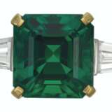 CARVIN FRENCH EMERALD AND DIAMOND RING - photo 1