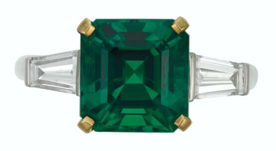 CARVIN FRENCH EMERALD AND DIAMOND RING - photo 1