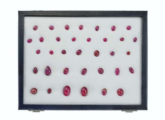 GROUP OF UNMOUNTED RUBIES - photo 2
