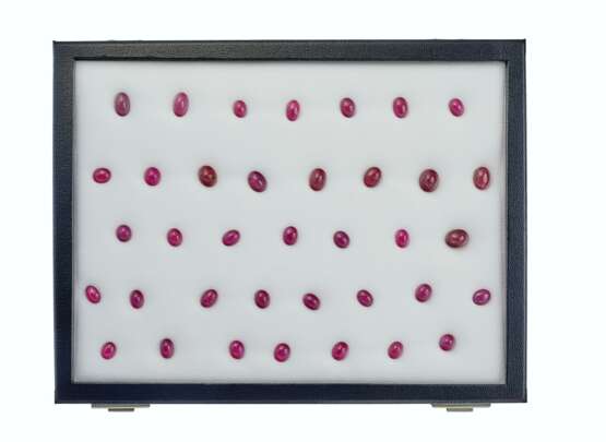 GROUP OF UNMOUNTED RUBIES - photo 3