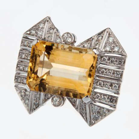 Кольцо с цитрином и бриллиантами - фото 1