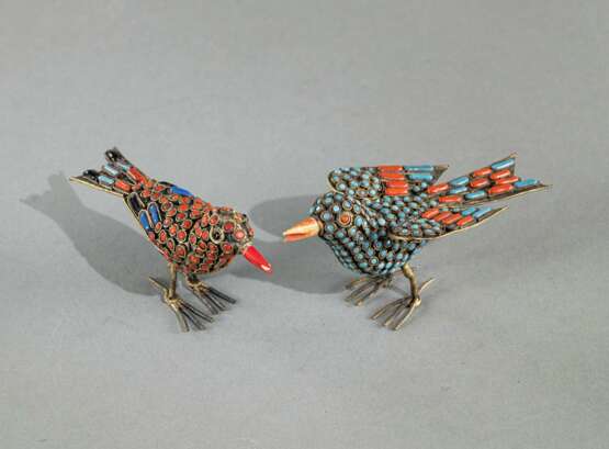 Paar Vögel mit Glassteinbesatz u.a., - Foto 5