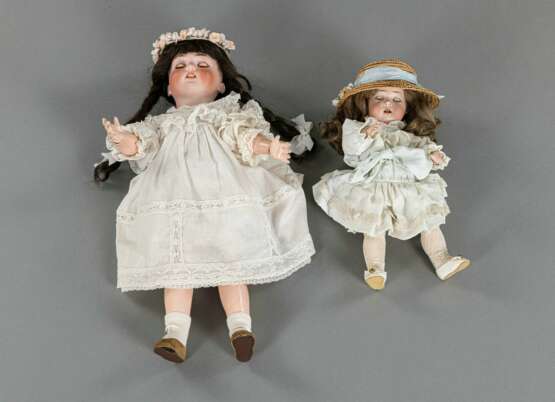 Zwei Porzellankopf-Puppen - photo 2