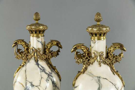 Paar Vasen im klassizistischen Stil, - Foto 2