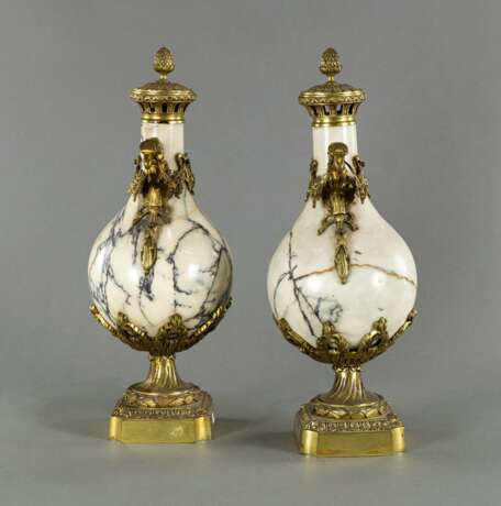 Paar Vasen im klassizistischen Stil, - photo 3