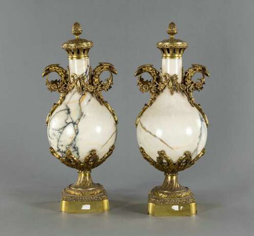 Paar Vasen im klassizistischen Stil, - фото 4