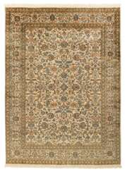 Hellgrundiger Teppich mit Herati-Musterung,