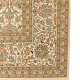 Hellgrundiger Teppich mit Herati-Musterung, - Foto 6
