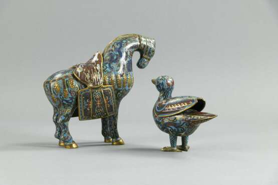 Zwei Cloisonné-Weihrauchbrenner in Form eines Pferdes und einer Ente - photo 2