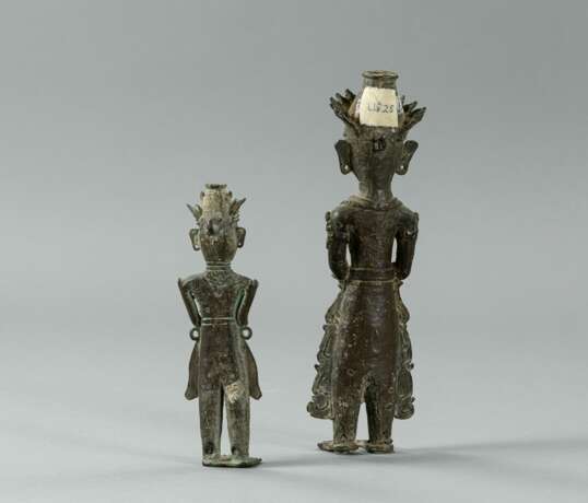 Zwei Ahnenfiguren aus Bronze - photo 2