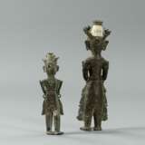 Zwei Ahnenfiguren aus Bronze - Foto 2