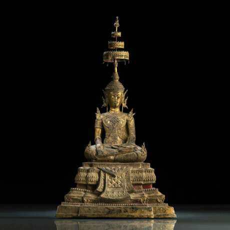 Bronze des Buddha Shakyamuni auf einem Thron mit Parasol - photo 1