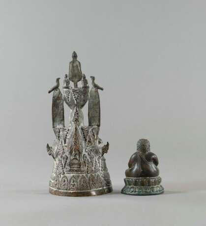 Zwei Bronzeskulpturen des Buddha - Foto 3