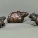 Paar Ratten aus Bronze und eine Ratte aus Bizen.-Ware, JAPAN, das Paar signiert mit kaô, Meiji-Periode - фото 3